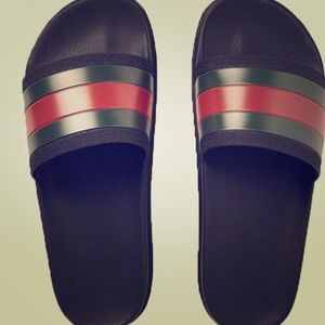 *Authentic* Men’s Italian Gucci Slide Size 8